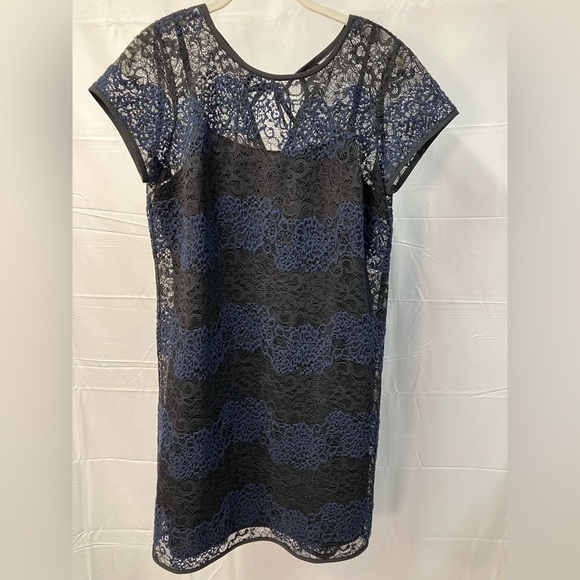 Ann Taylor Loft Lace Shift Dress Mini Black and Blue Size 4 - Picture 4 of 14